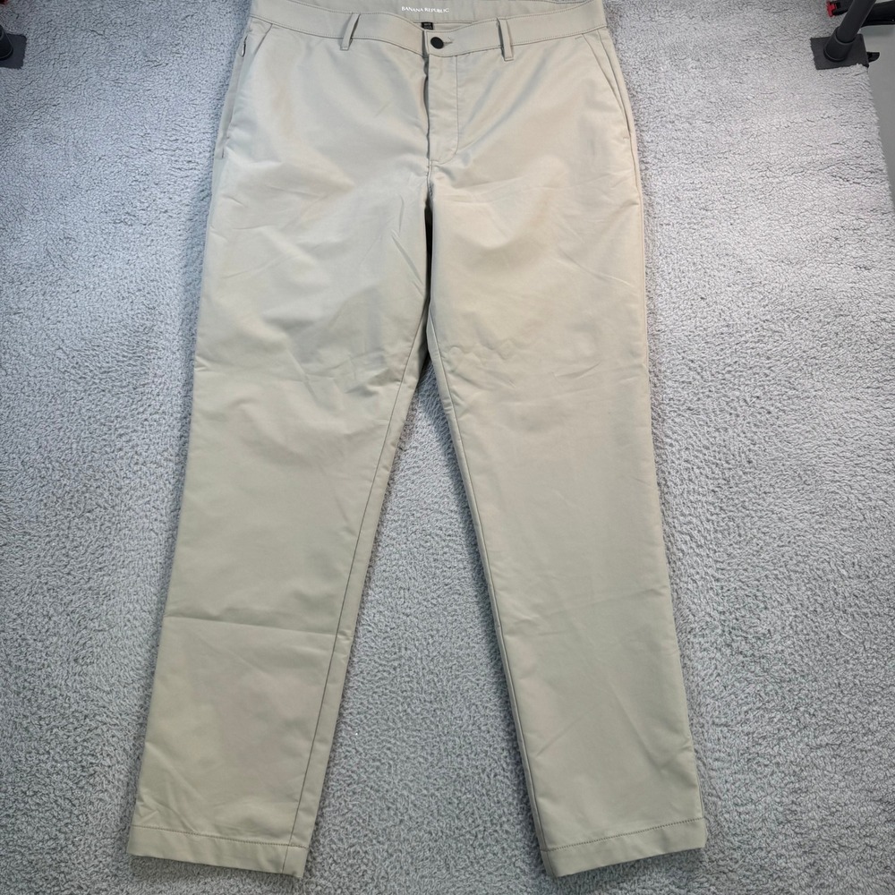 Banana Republic Men 38x31 Slim Performance Tech Chino Pants Khaki Tan Polyester